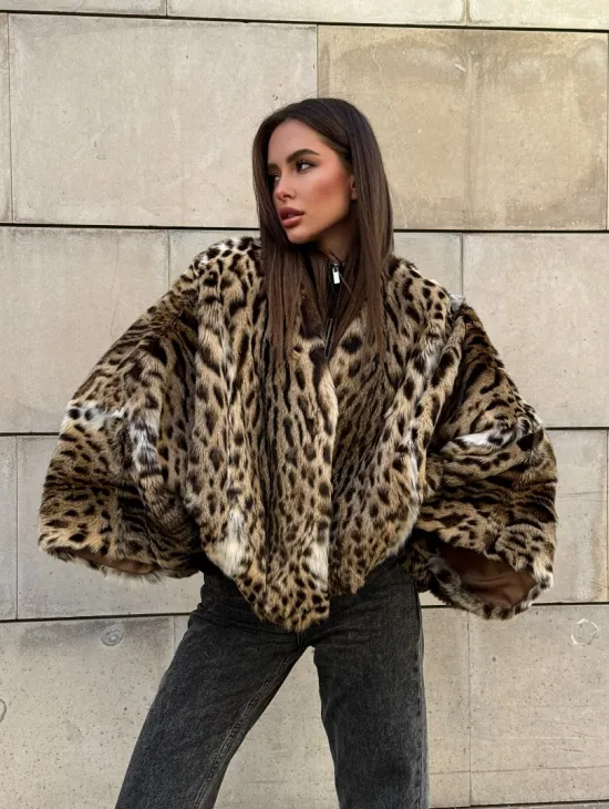 Женское манто из меха оцелота с потайным поясом - модель «Летучая мышь» - фото 9