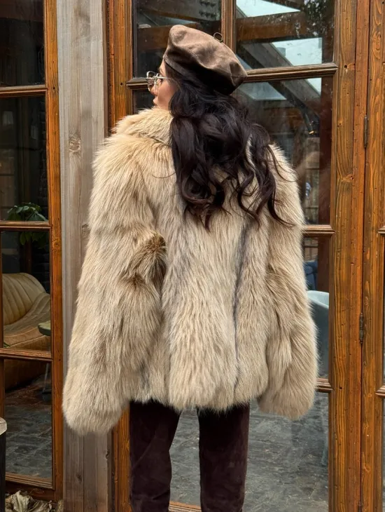 Шуба женская из меха тонированной лисы - английский воротник - фото 2