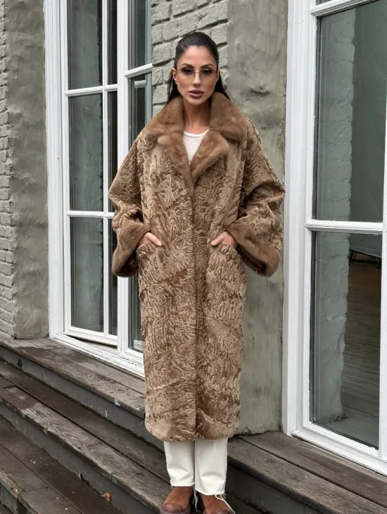 Женская шуба из меха каракуля GOLD кимоно паркет английский воротник - фото 7
