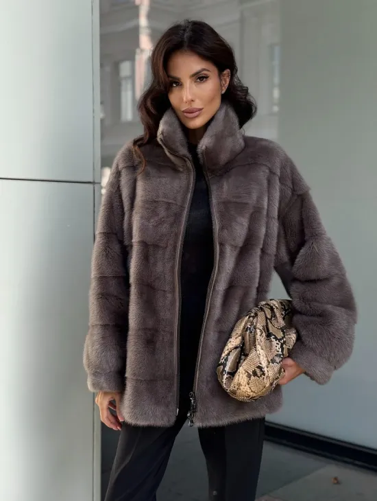 Норковая курта на молнии стойка воротник цвет мокко - фото 6