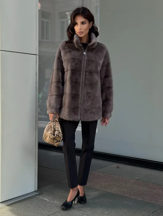 Норковая курта на молнии стойка воротник цвет мокко - фото 2
