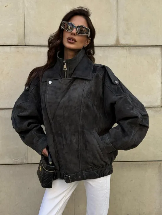 Бомбер оверсайз из замши Grey с двойным воротником и карманами - фото 7