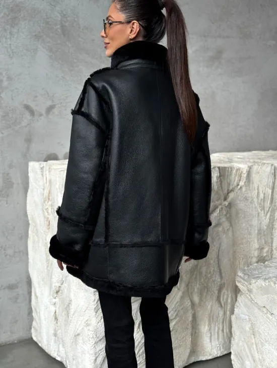 Черная современная дубленка - фото 3