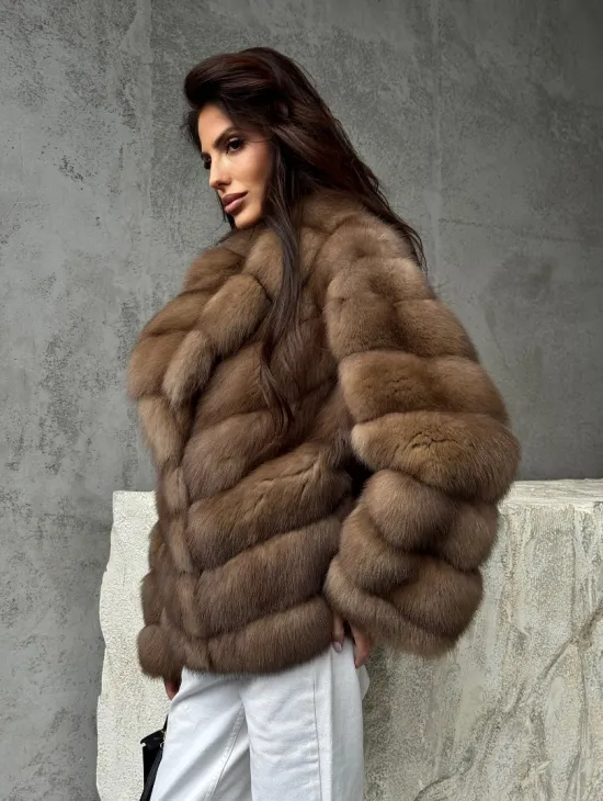 Полушубок из куницы в натуральном бежевом цвете - фото 10