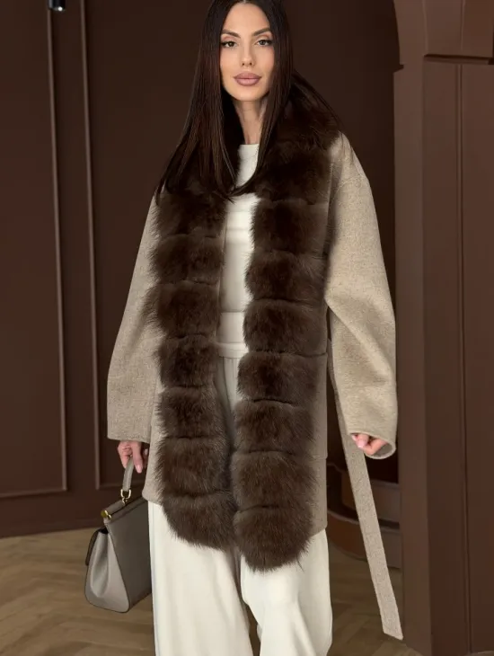Пальто с отделкой из меха песца - фото 4