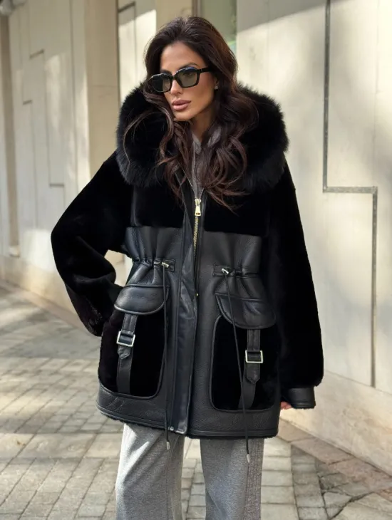 Черная дубленка с капюшоном - фото 6